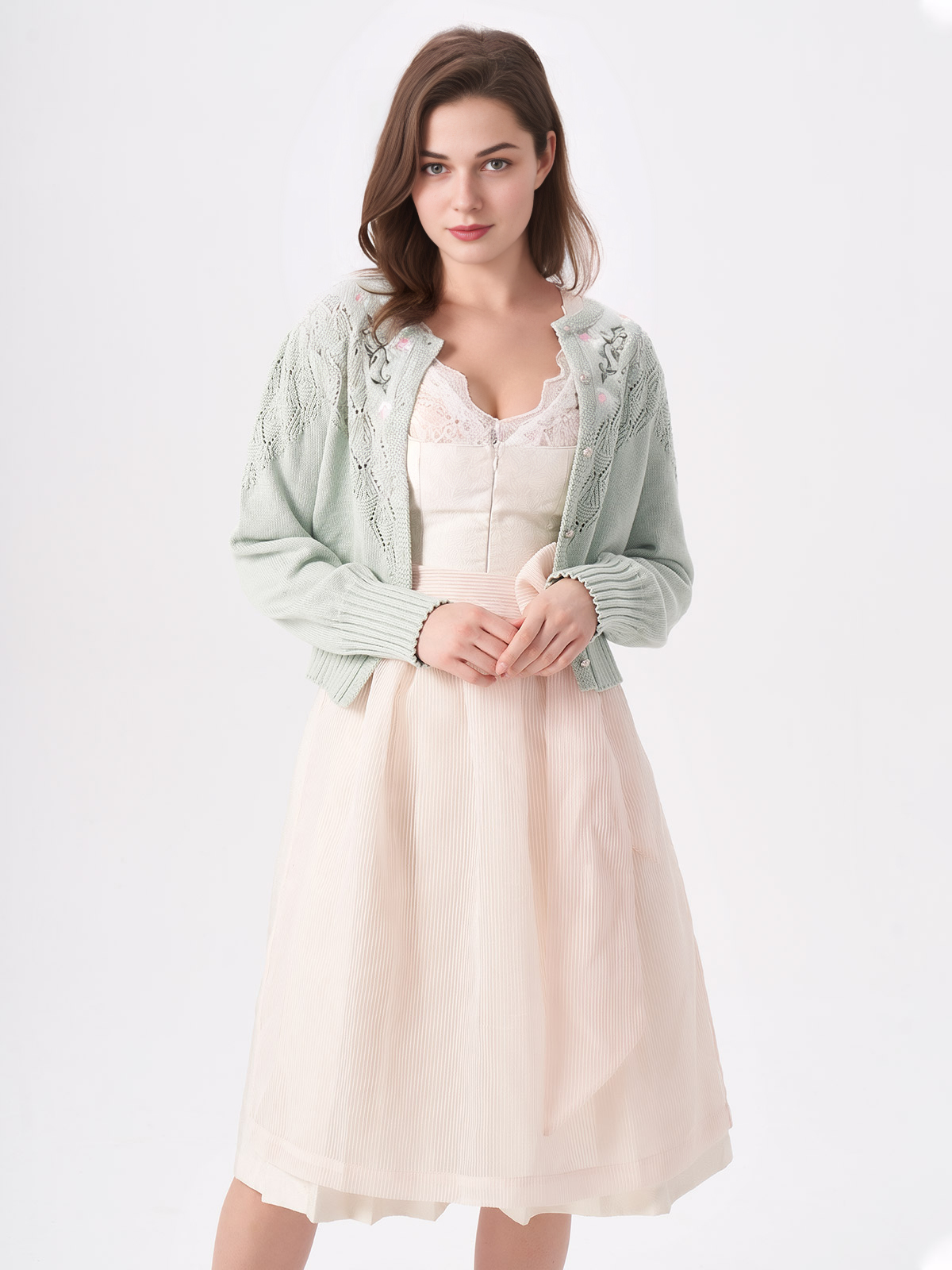 Dunkelblaues Dirndl mit traditionellem Schnitt
