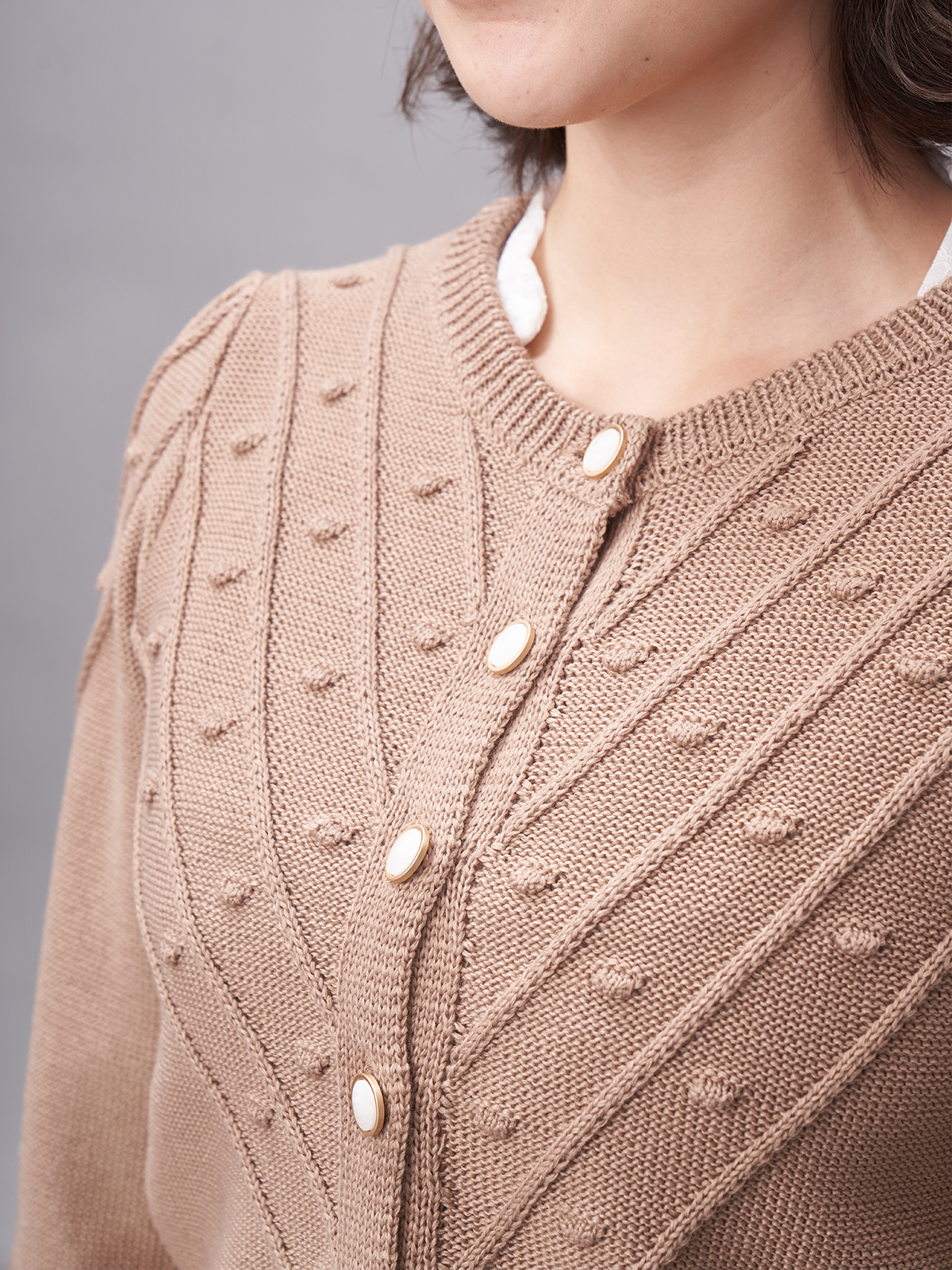 Dirndl 2024 Samt in Braun