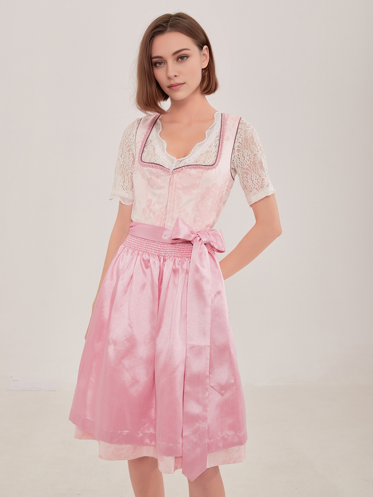 Dirndl Eisblau in eleganter Ausführung