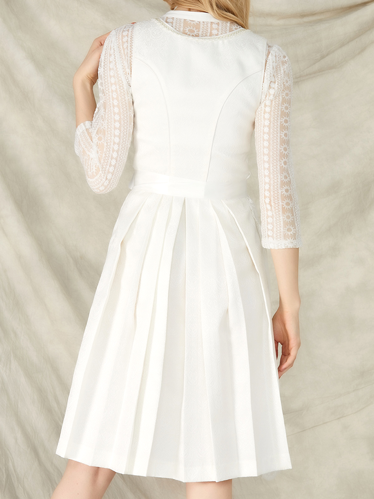 Amuseliebe Dirndl in Weiß