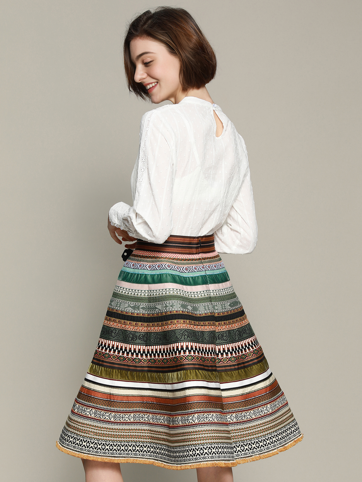 Dirndl Grün Schwarz – Eleganz und Tradition