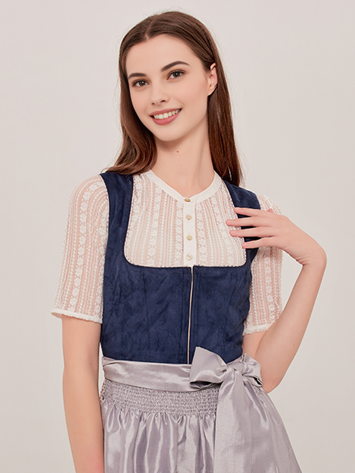 Dirndl Petrol Samt in voller Pracht
