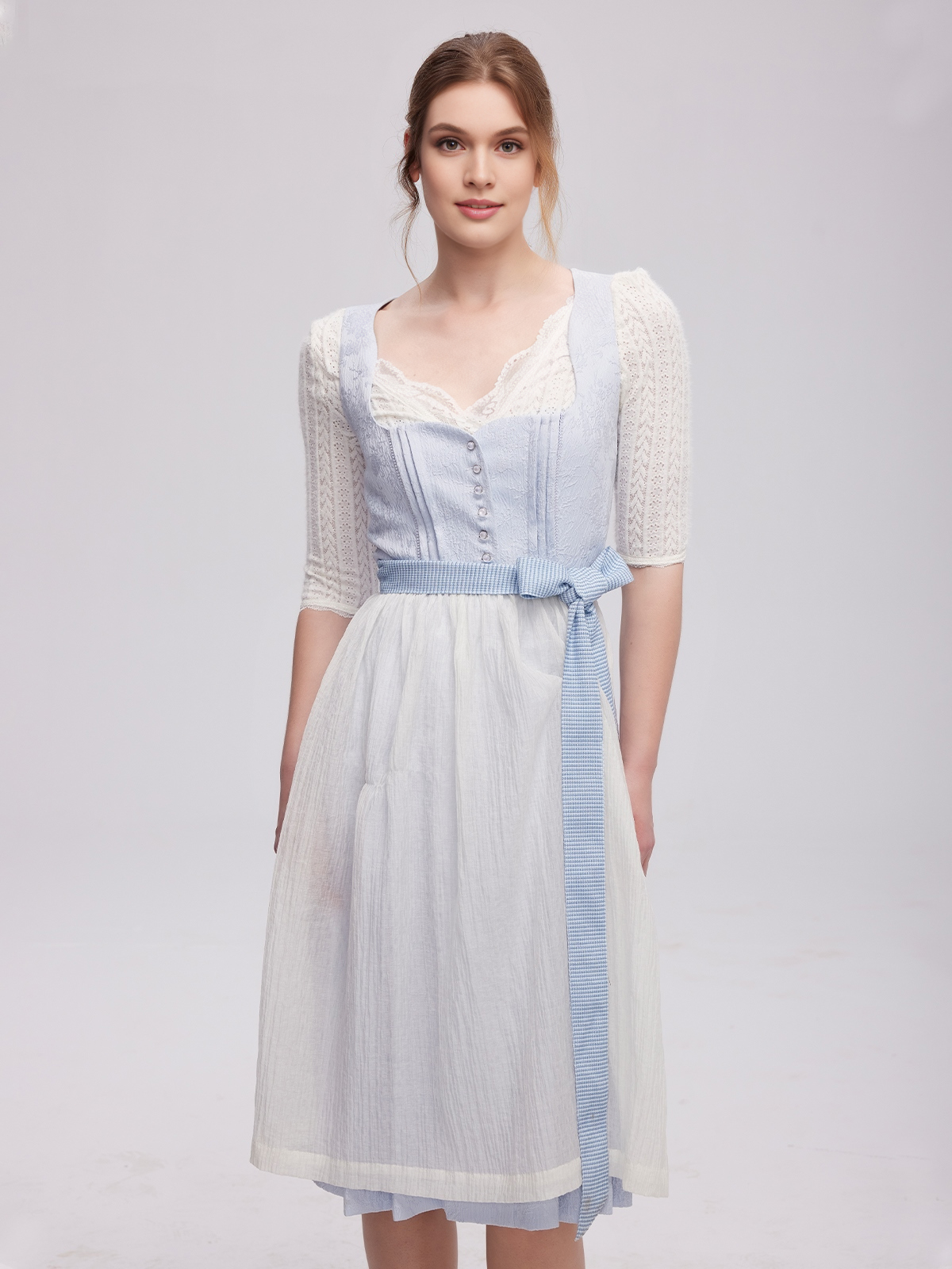 Modernes Dirndl in Blau