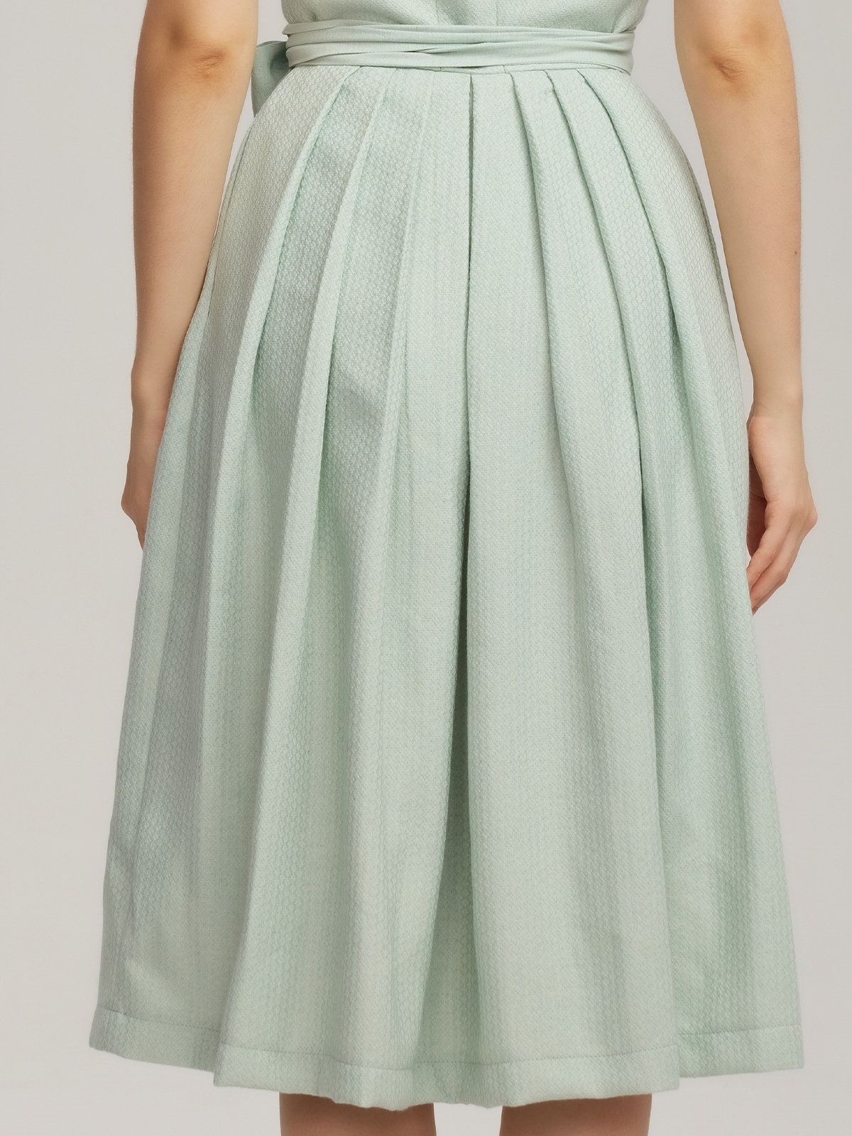 Modernes Dirndl in Grün