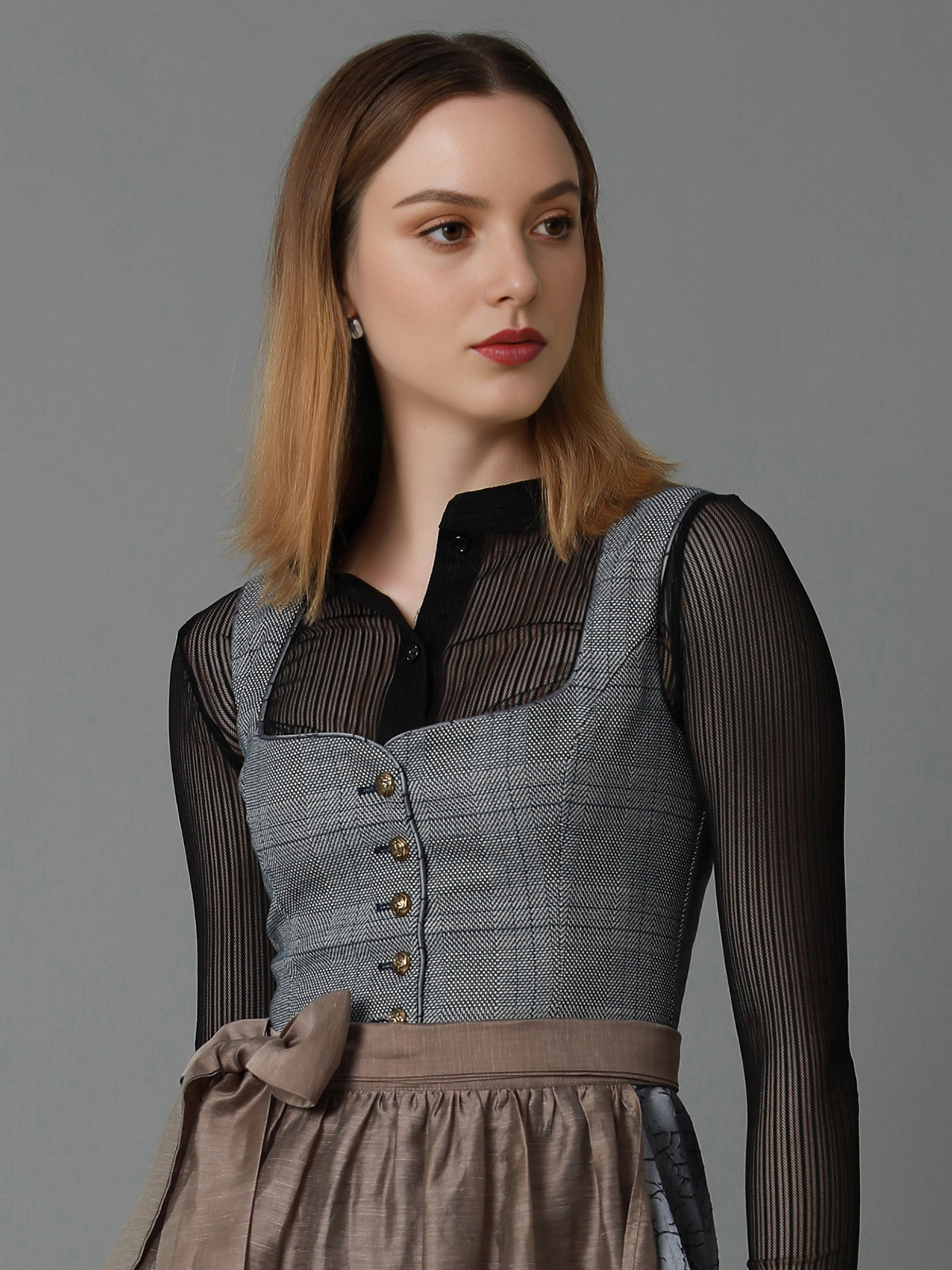 Elegantes graues Dirndl