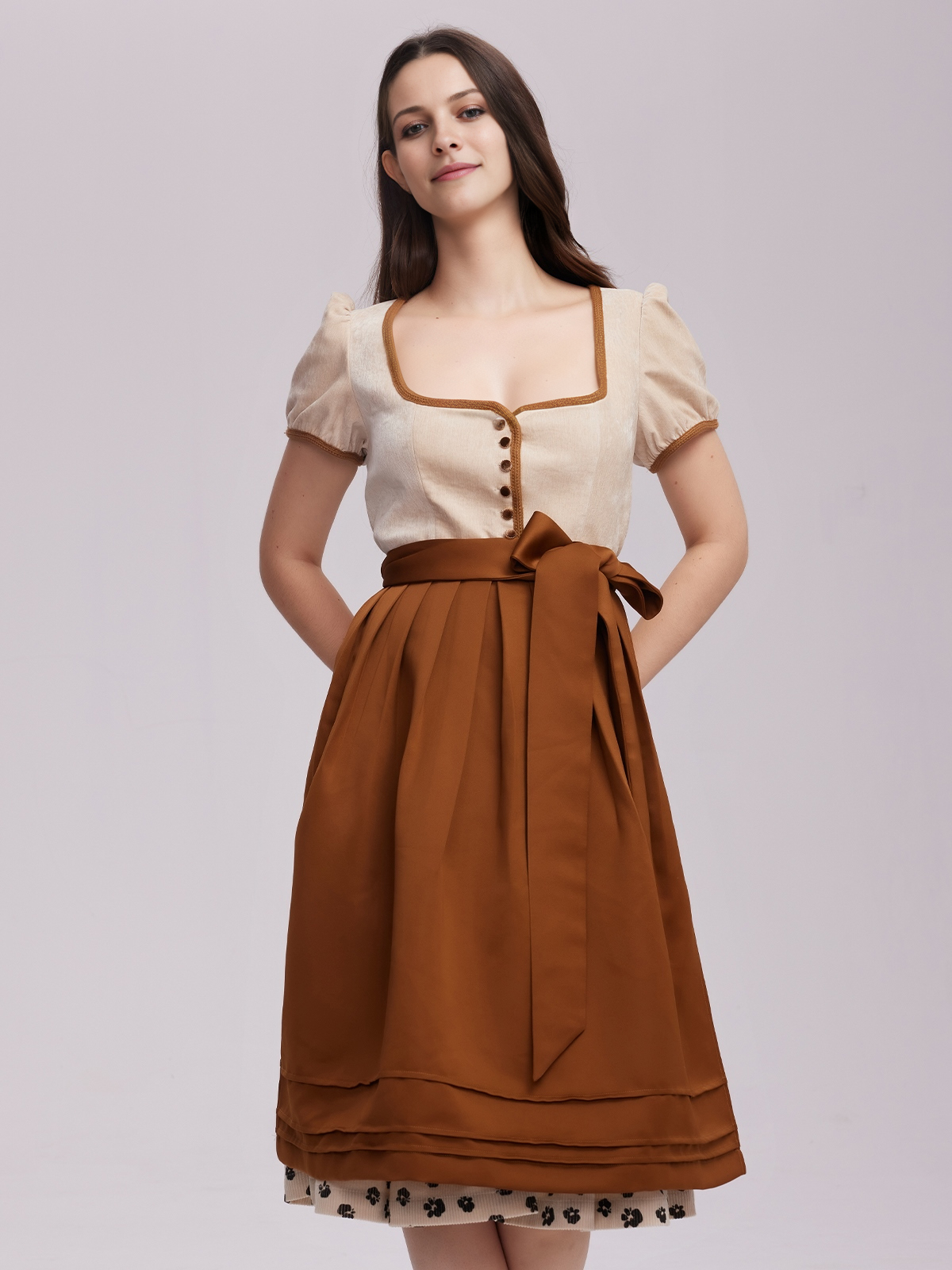 Dirndl samt rot mit passenden Accessoires