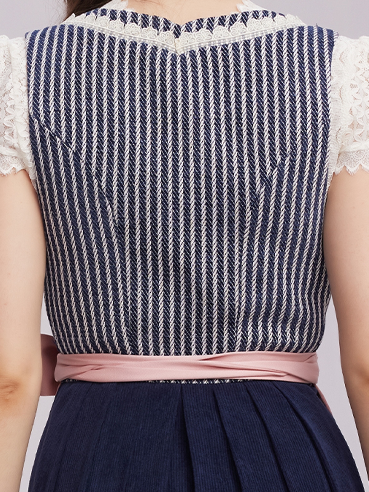 Dirndl in Blau – zeitlos und stilvoll