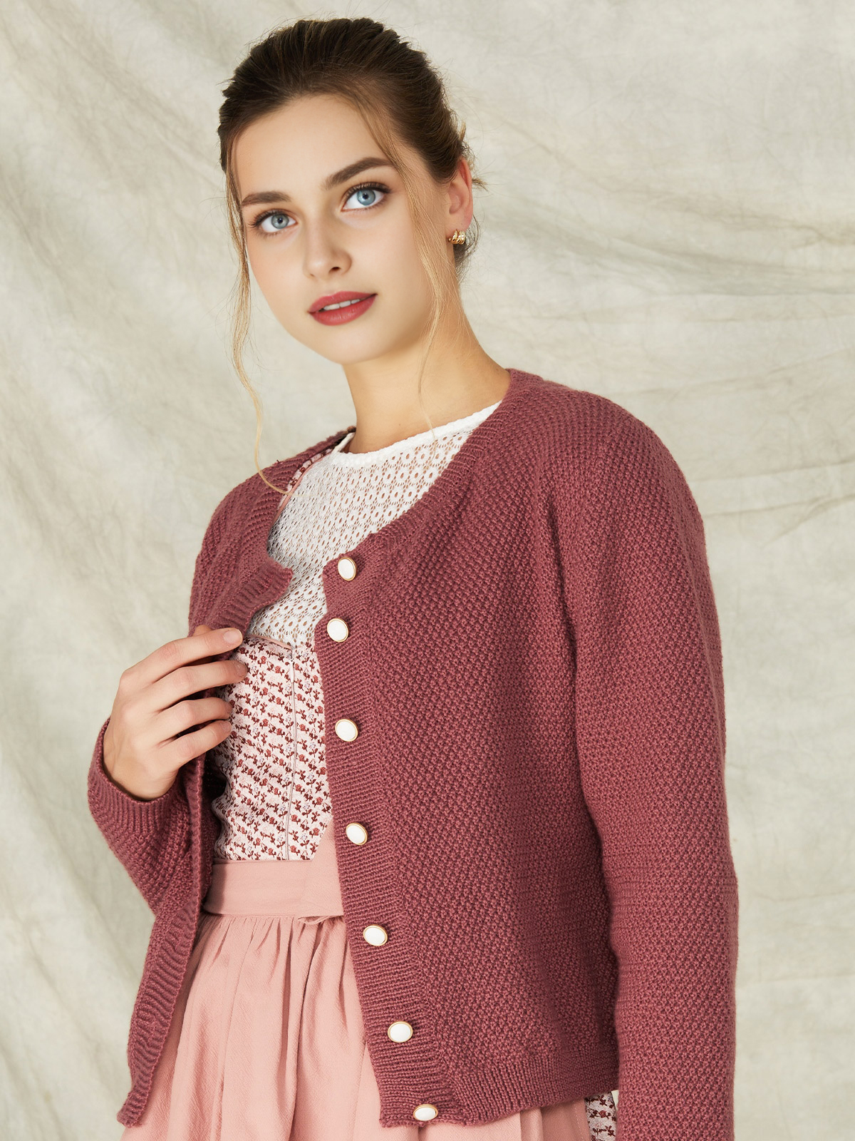 Ausschnitt Dirndl in Lila