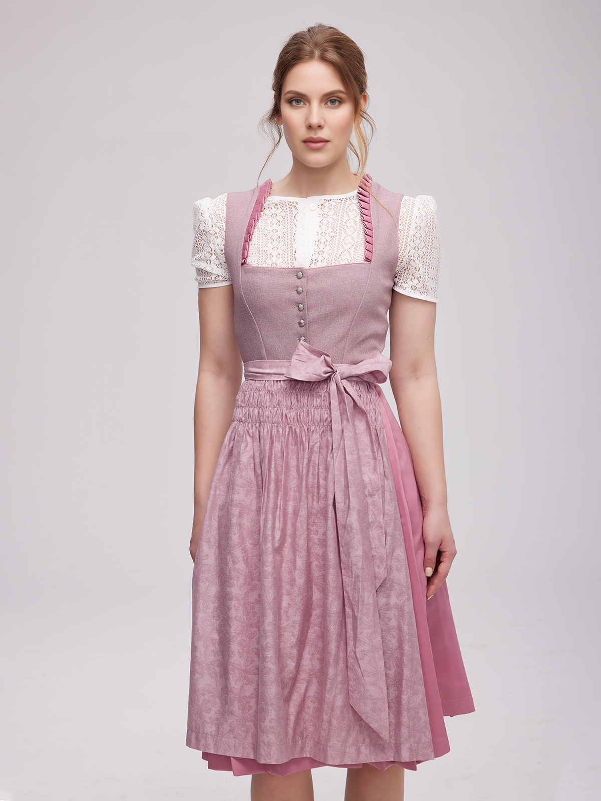 Dirndl in Lila – feminin und stilvoll