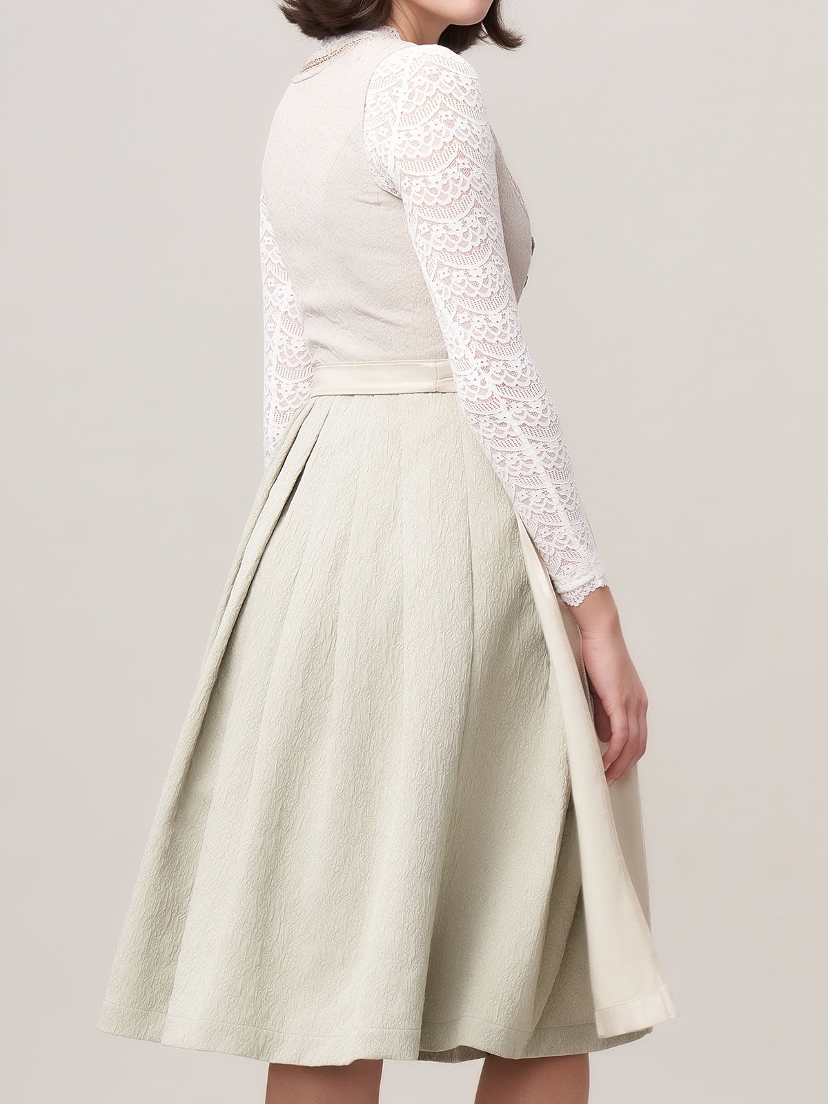 Elegantes dunkelblaues Dirndl mit weißer Schürze