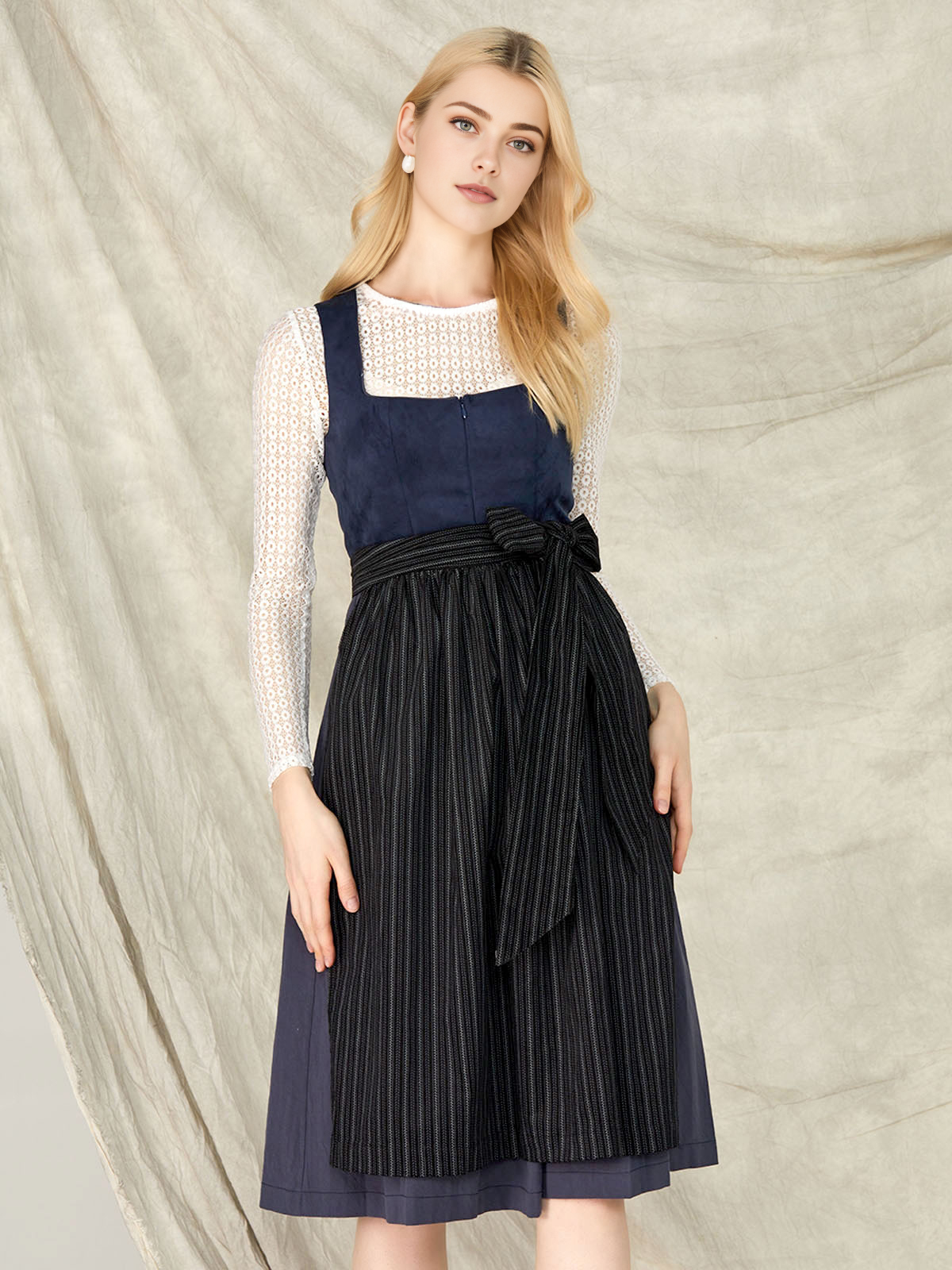 Modernes Dirndl in Blau und Grün