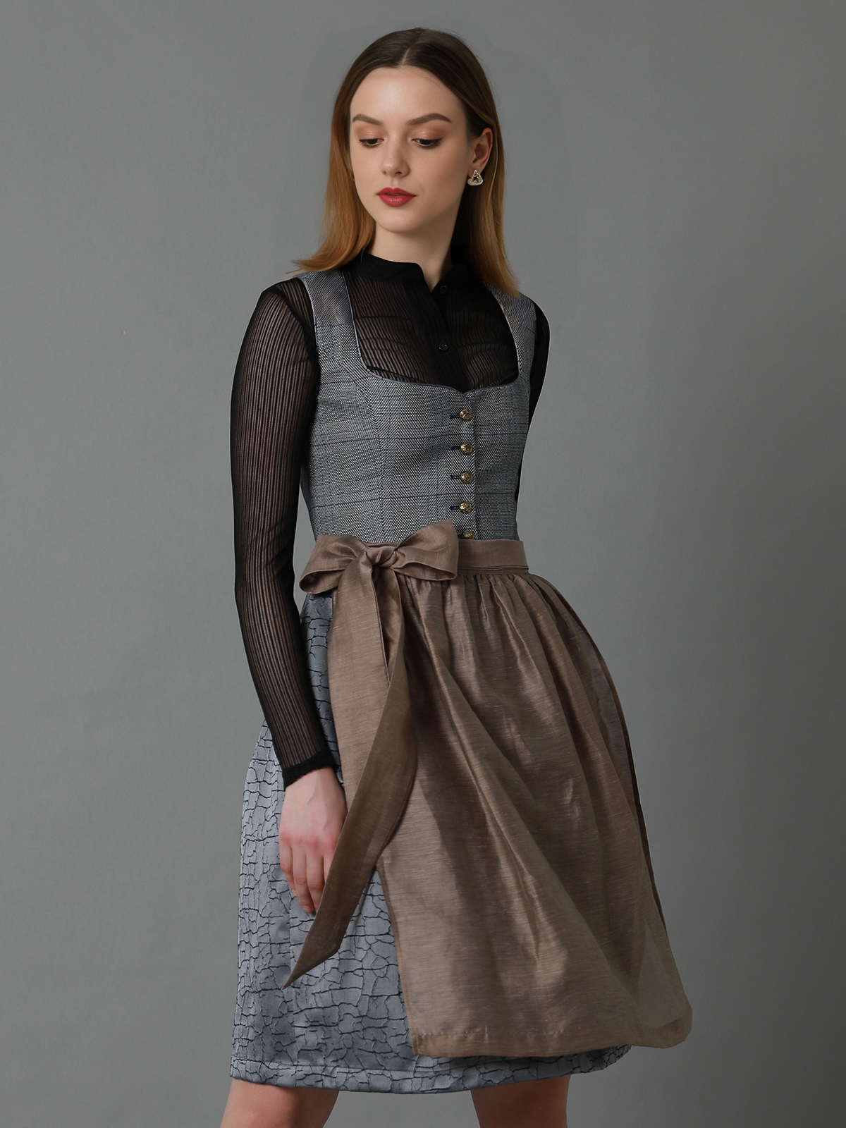 Modernes Dirndl in Grau-Blau