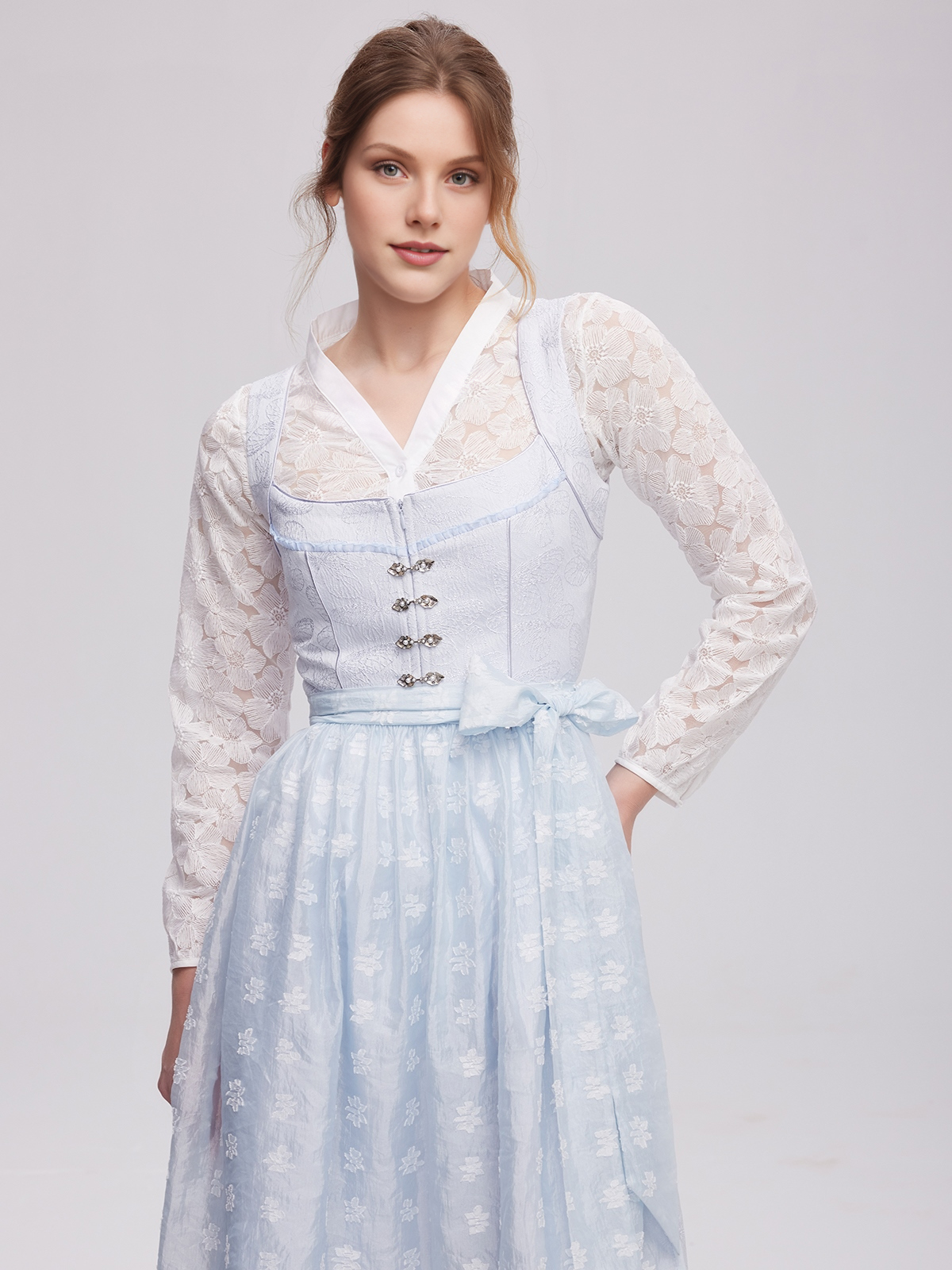 Dirndl in eleganter Midi-Länge
