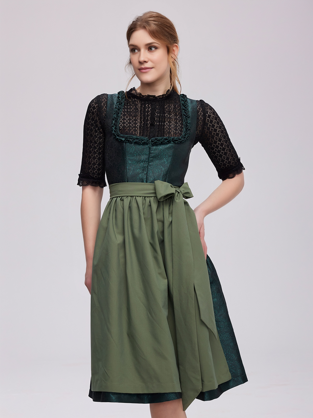 Stylisches grünes Dirndl