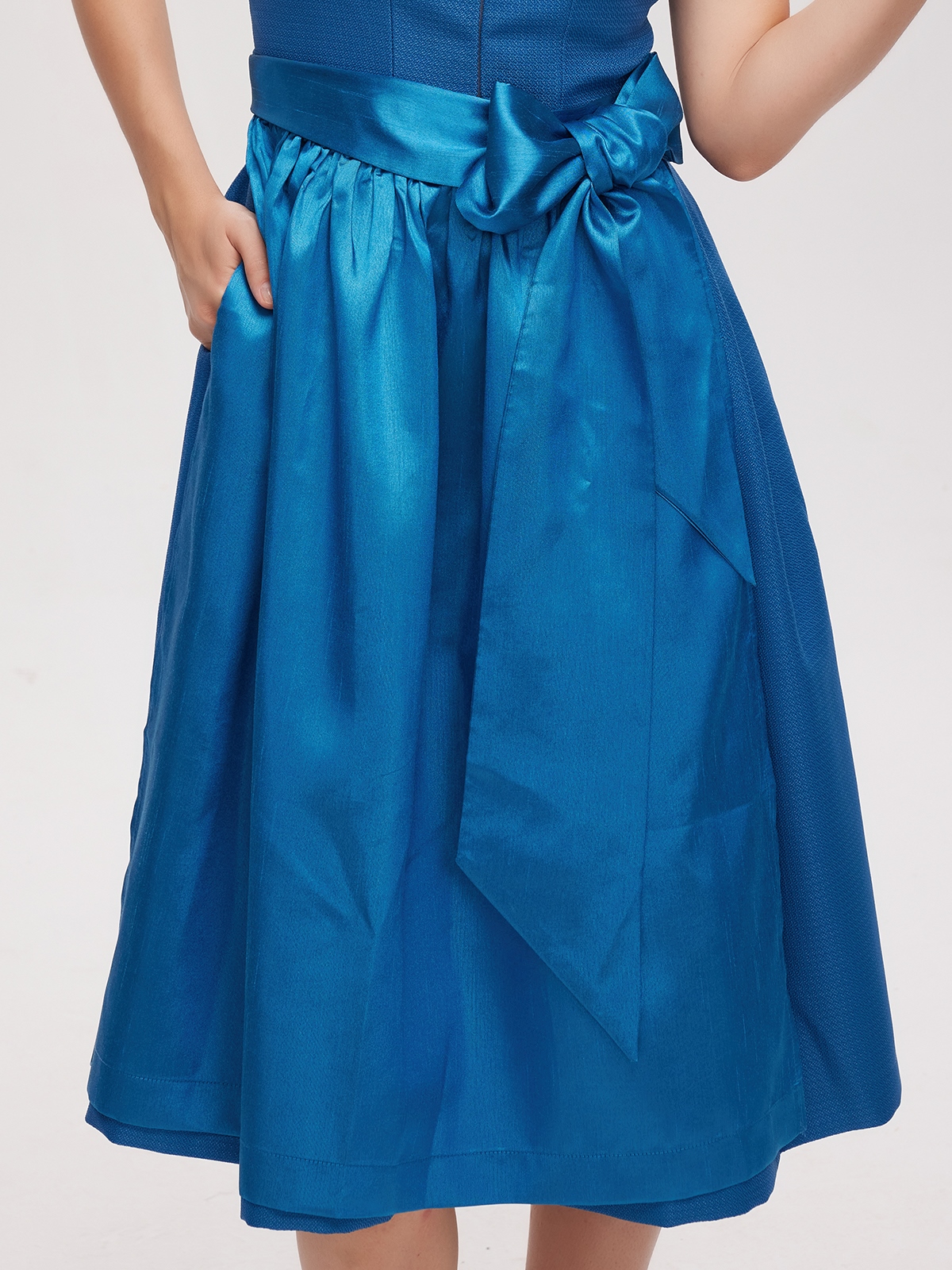 Ehreer Dirndl in Blau